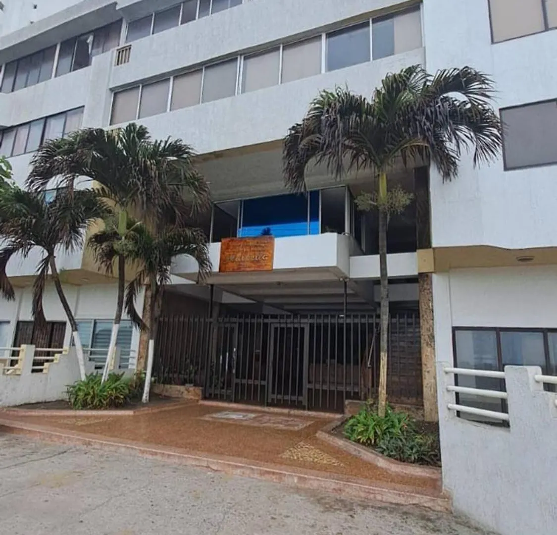 Nice Beach-Front Studio With 2 Beds, Aircon & More Cartagena
